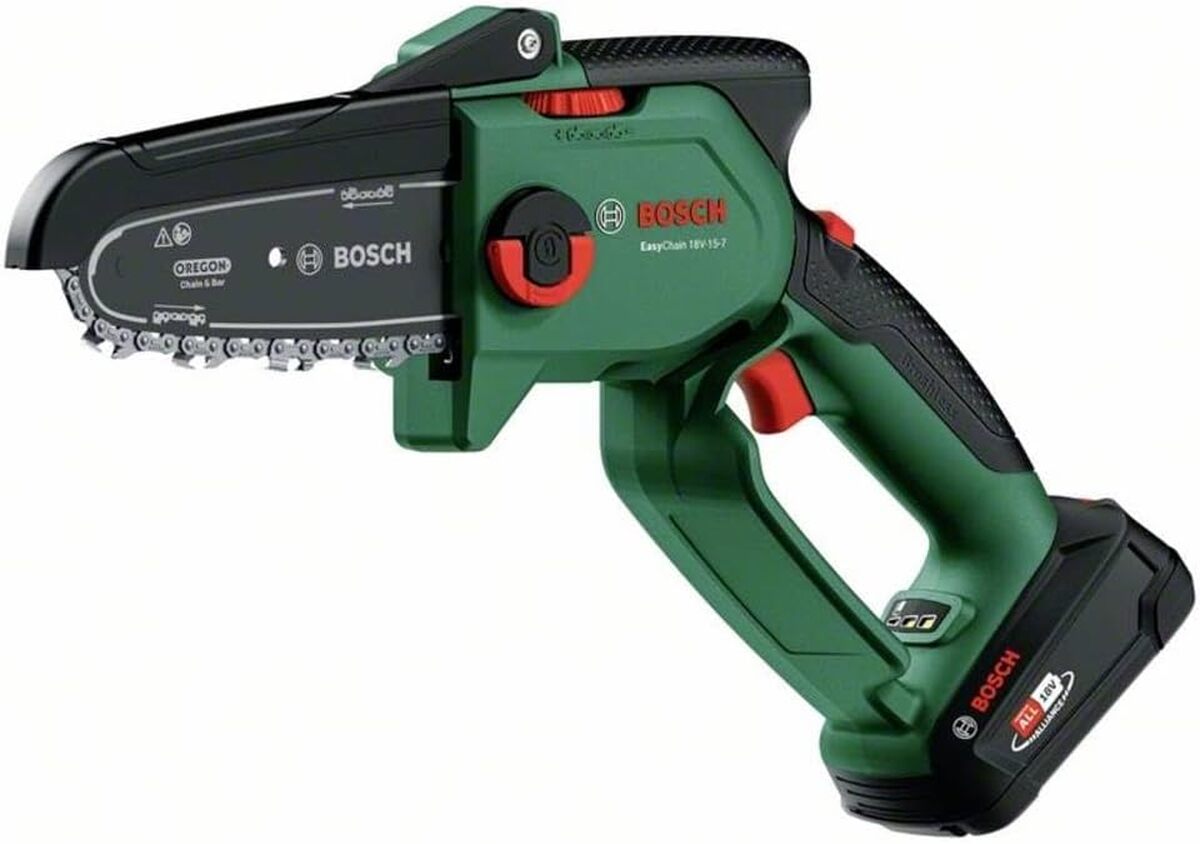 Test de l'élagueur sans fil compact Bosch EasyChain 18V-15-7