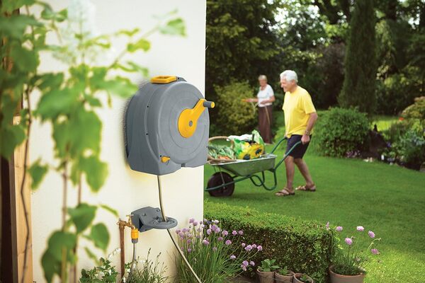 HOZELOCK - Dévidoir Mural Fast Reel 40 M : enroulement Facile avec son Système de Guidage Automatique Intégré, Fourni avec Guide pour Tuyau, Assemblé et Prêt à Servir [2496R0000]