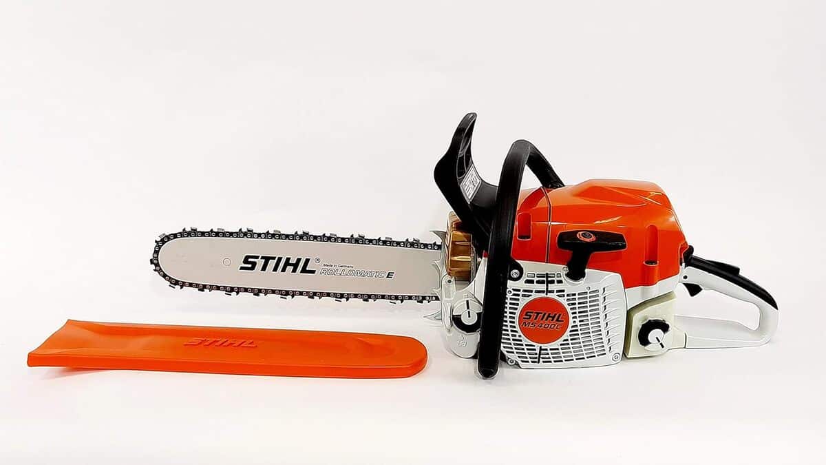 Test de la tronçonneuse Stihl MS 400 C-M : puissance et performance