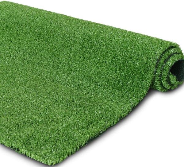 Gazon artificiel 1,5 m x 2,4 m, tapis synthétique réaliste, intérieur et extérieur, paysage de jardin pour animaux de compagnie, faux tapis avec trous de drainage