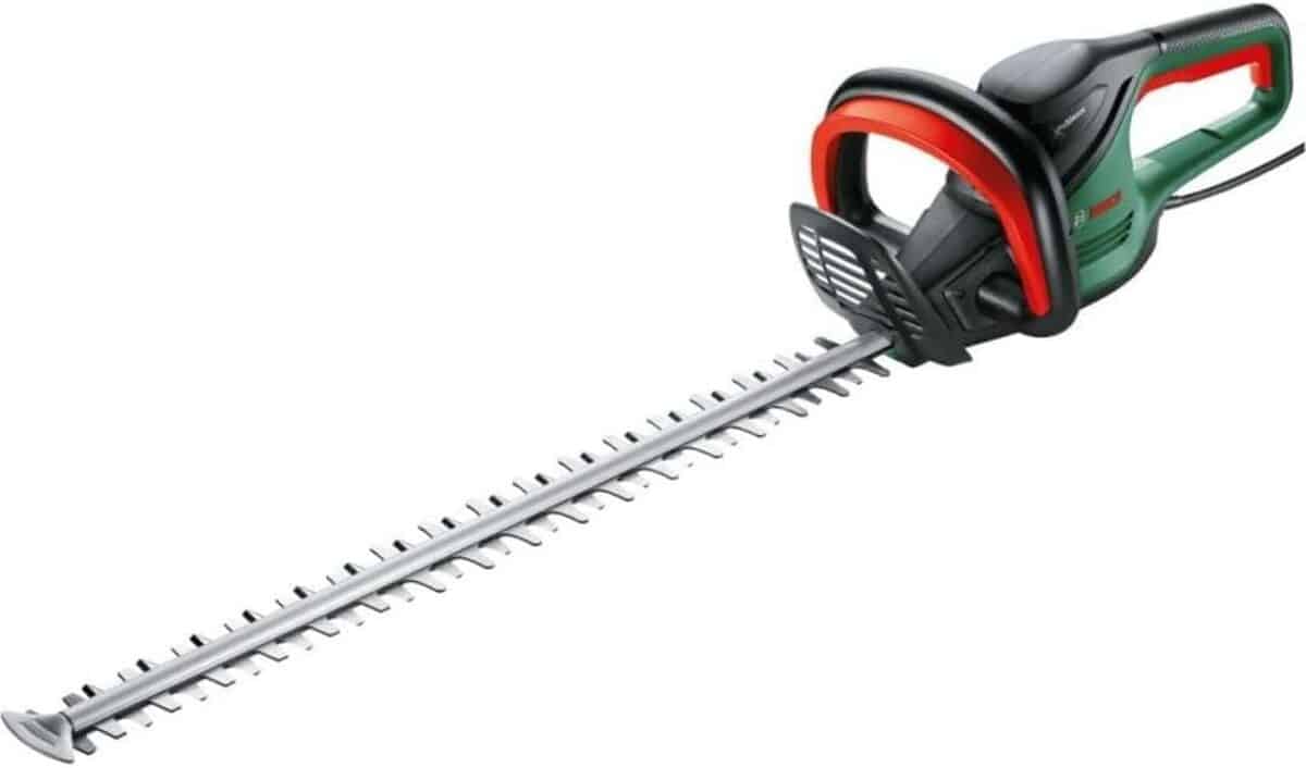 Test Bosch AdvancedHedgeCut 70 : taille-haies 500 W pour grandes haies