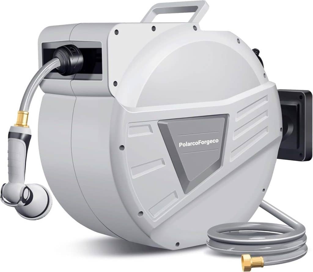 Test : enrouleur de tuyau rétractable 1, 27 cm x 20 m avec buse 10 motifs