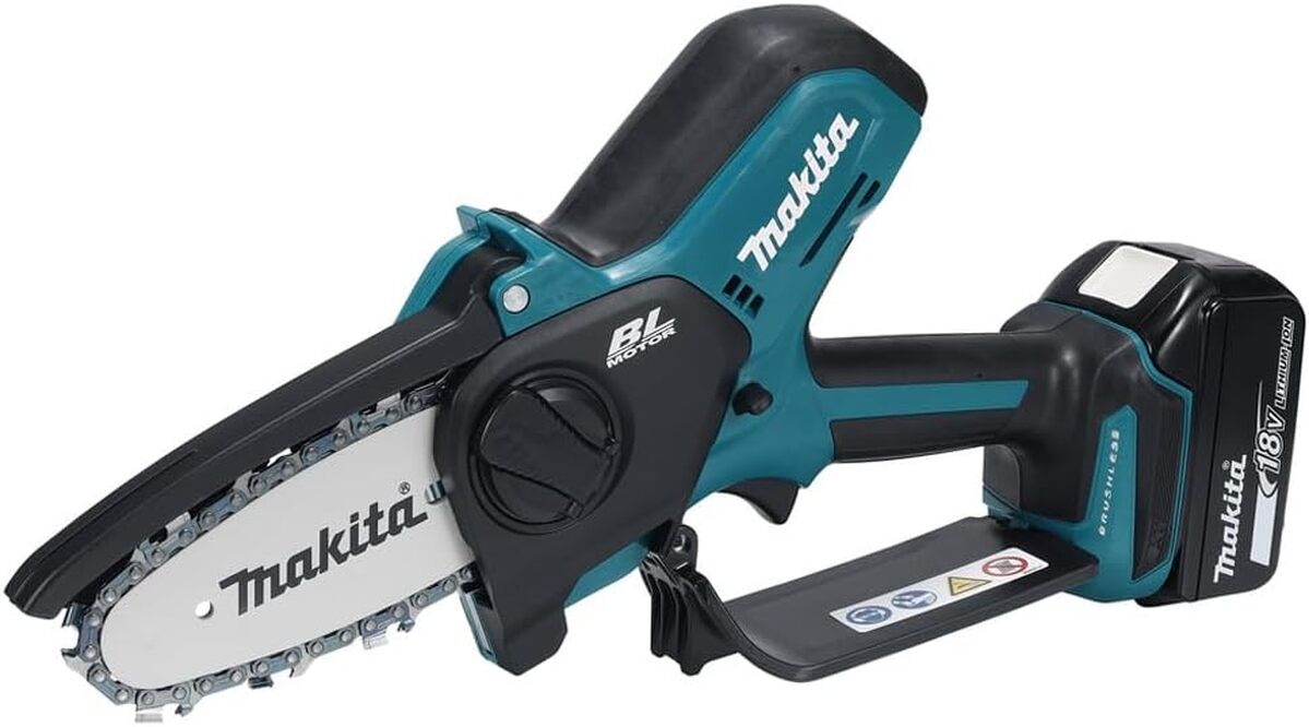Test : tronçonneuse d'élagage Makita DUC101RF1J 18V LXT