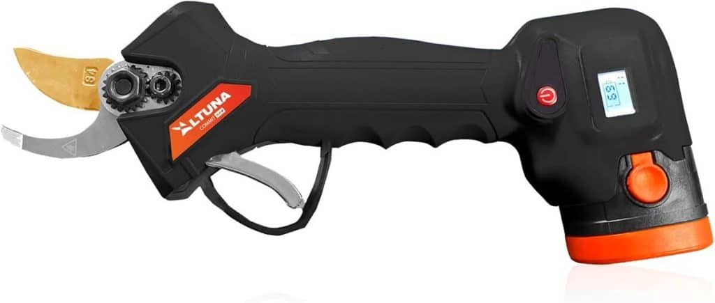 Test du sécateur à batterie Altuna : puissance de coupe élevée